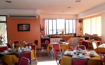 Machado's Plaza Hotel
