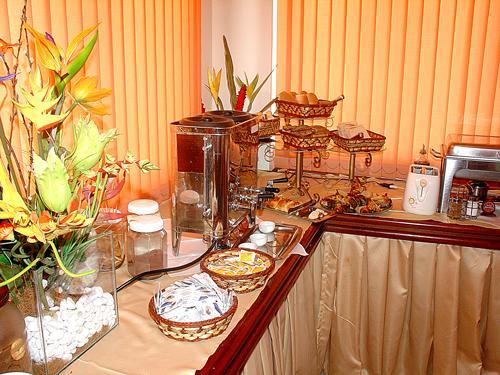Machado's Plaza Hotel