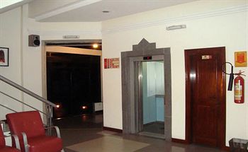 Machado's Plaza 3*